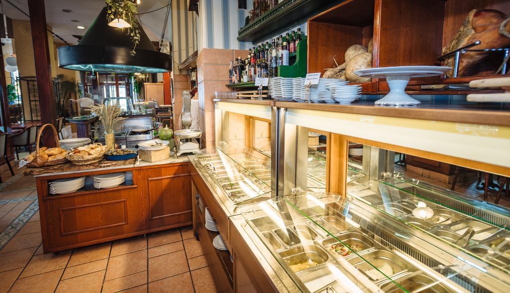 Pelister Skopje Bed & Breakfast Ngoại thất bức ảnh