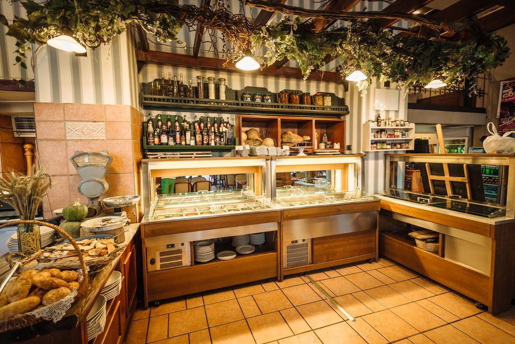 Pelister Skopje Bed & Breakfast Ngoại thất bức ảnh