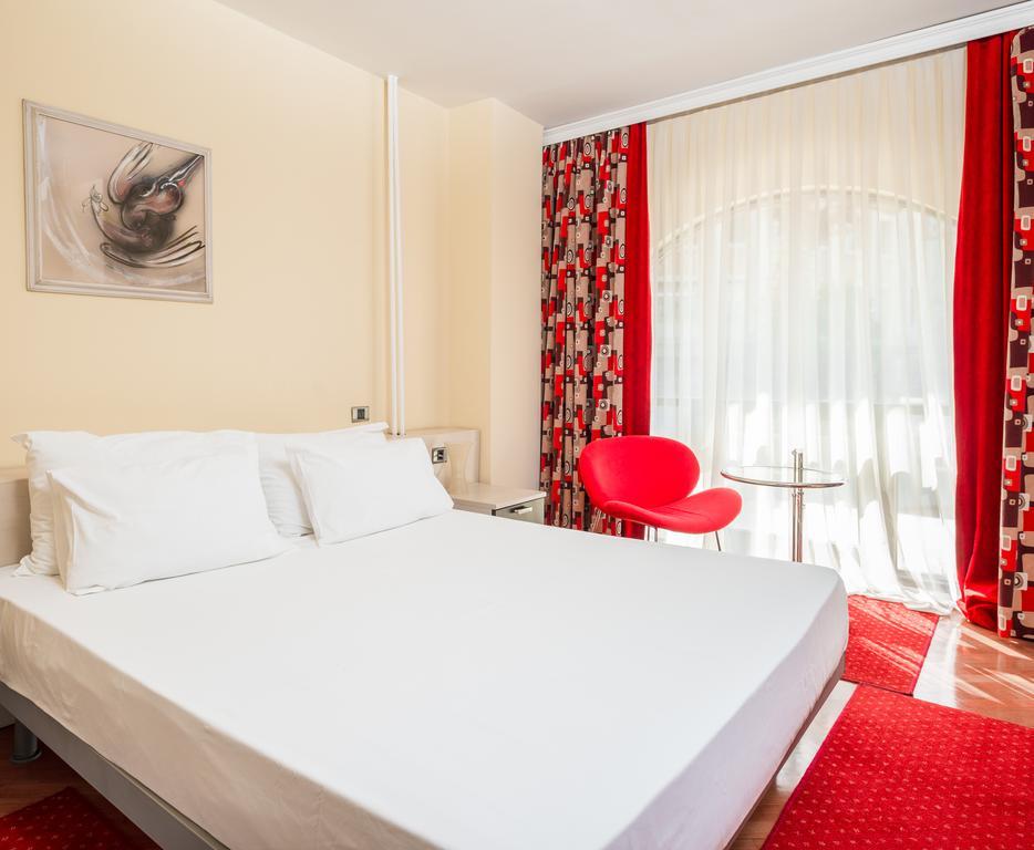 Pelister Skopje Bed & Breakfast Phòng bức ảnh